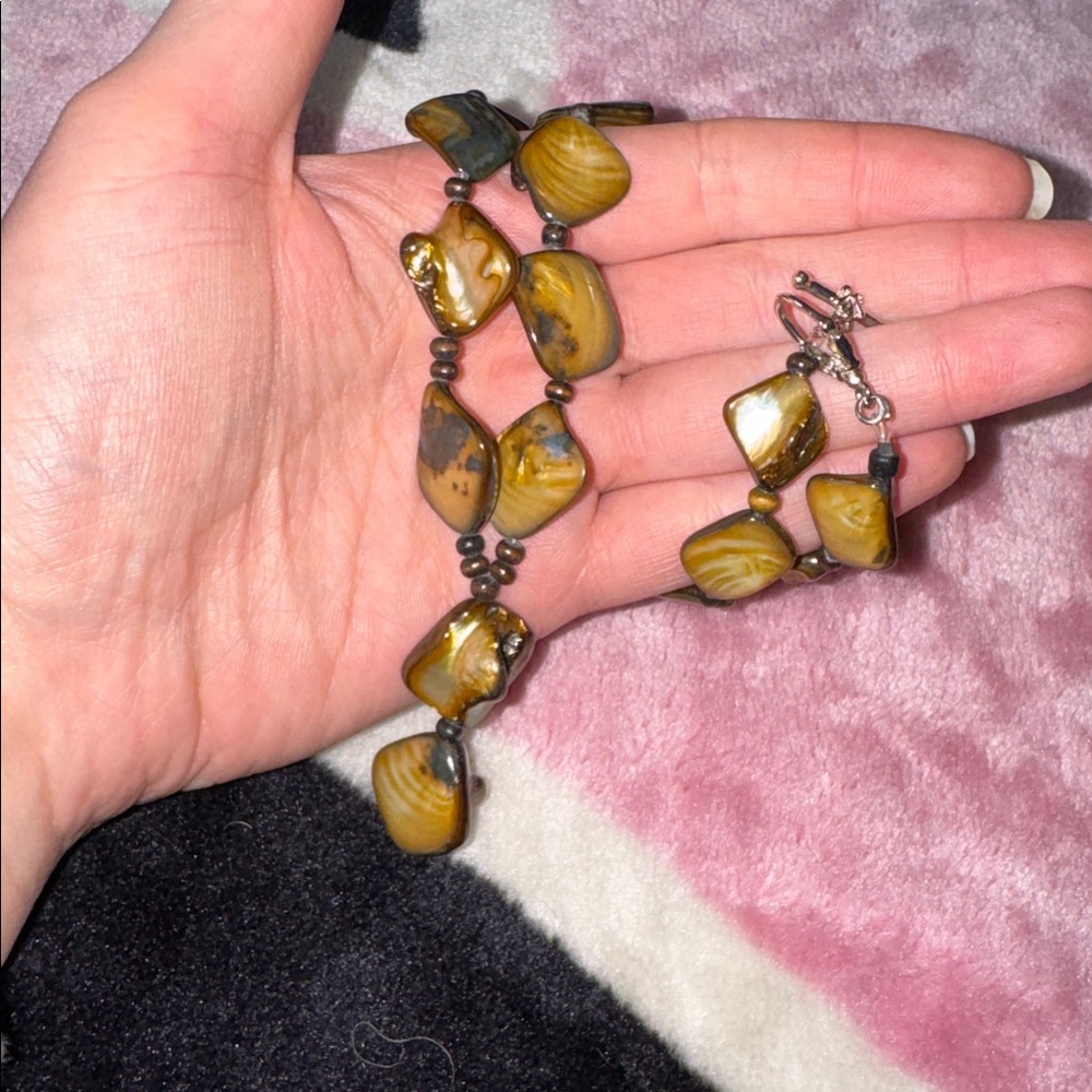 Shell Necklace Set - Picture 3 of 5